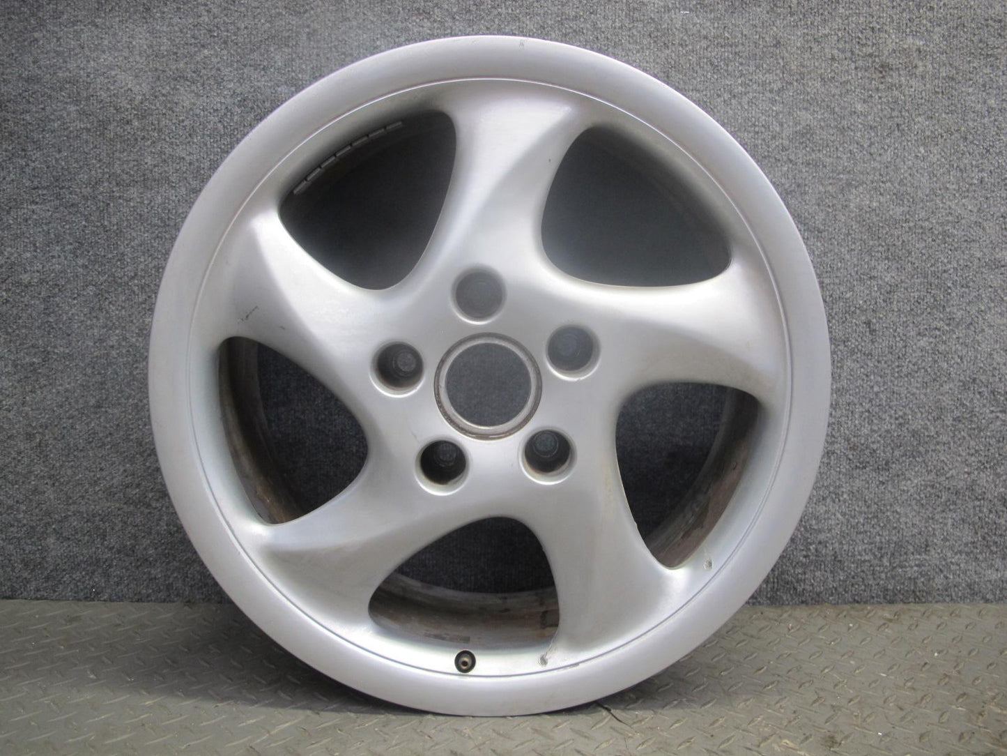 99-05 Porsche 911 Carrera 996 Factory R18" Alloy 5 Spoke Wheel Rim 18X7.5J ET50