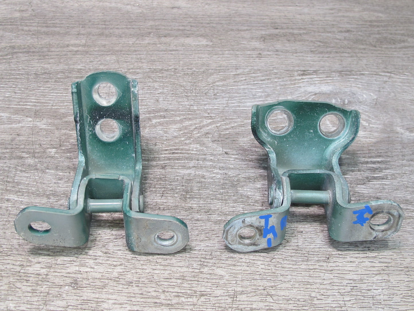 00-05 Toyota MR2 Spyder Set of 2 Right Door Upper & Lower Hinge OEM