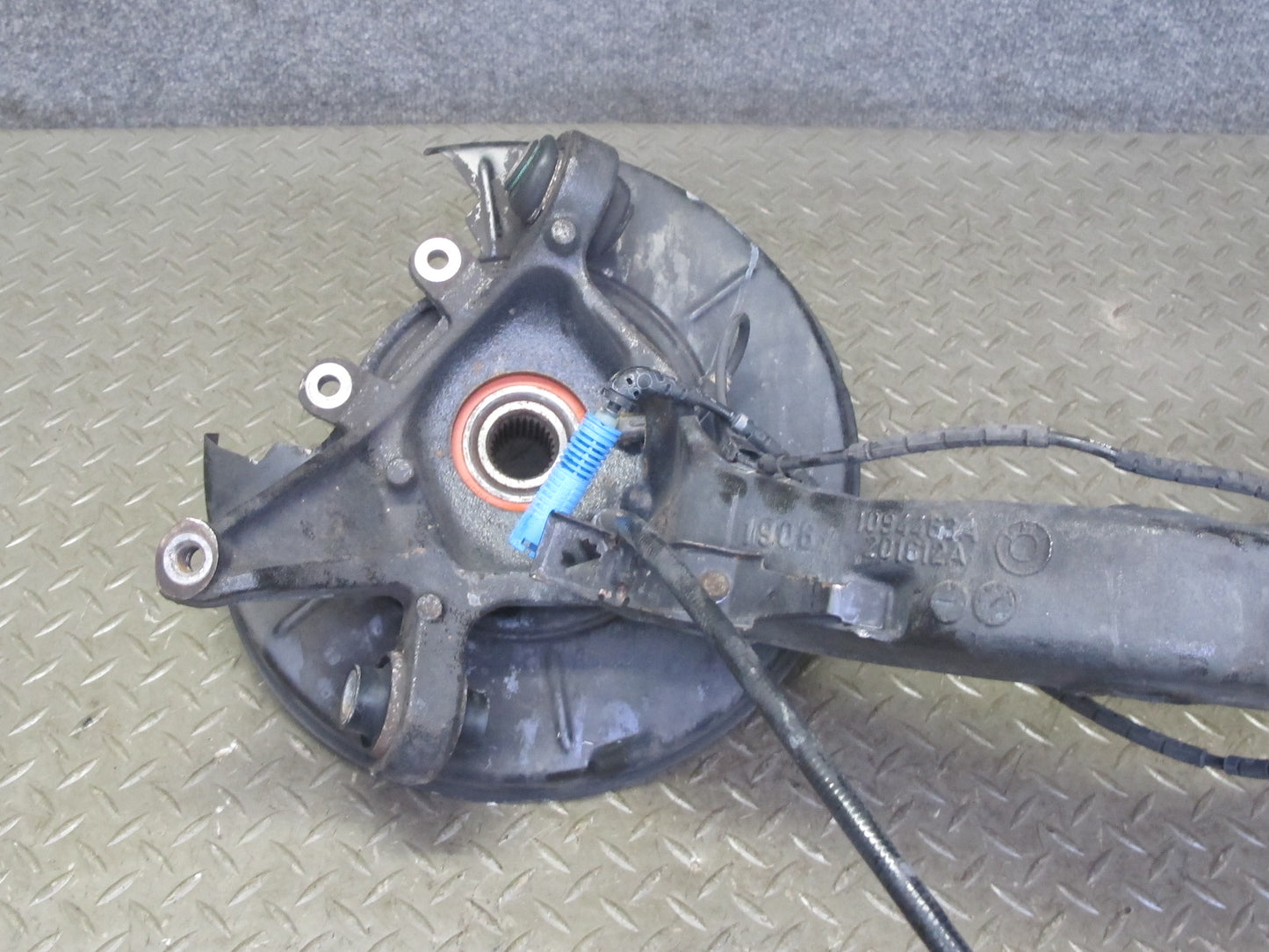 03-08 BMW E85 Z4 RWD Rear Left Spindle Knuckle Trailing Arm Hub Bearing 68K OEM