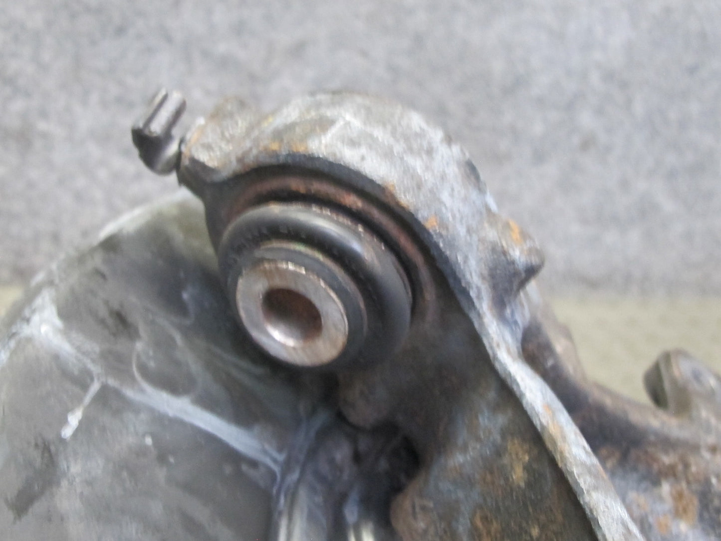 03-08 BMW E85 Z4 RWD Rear Right Spindle Knuckle Trailing Arm Hub Bearing 68K OEM