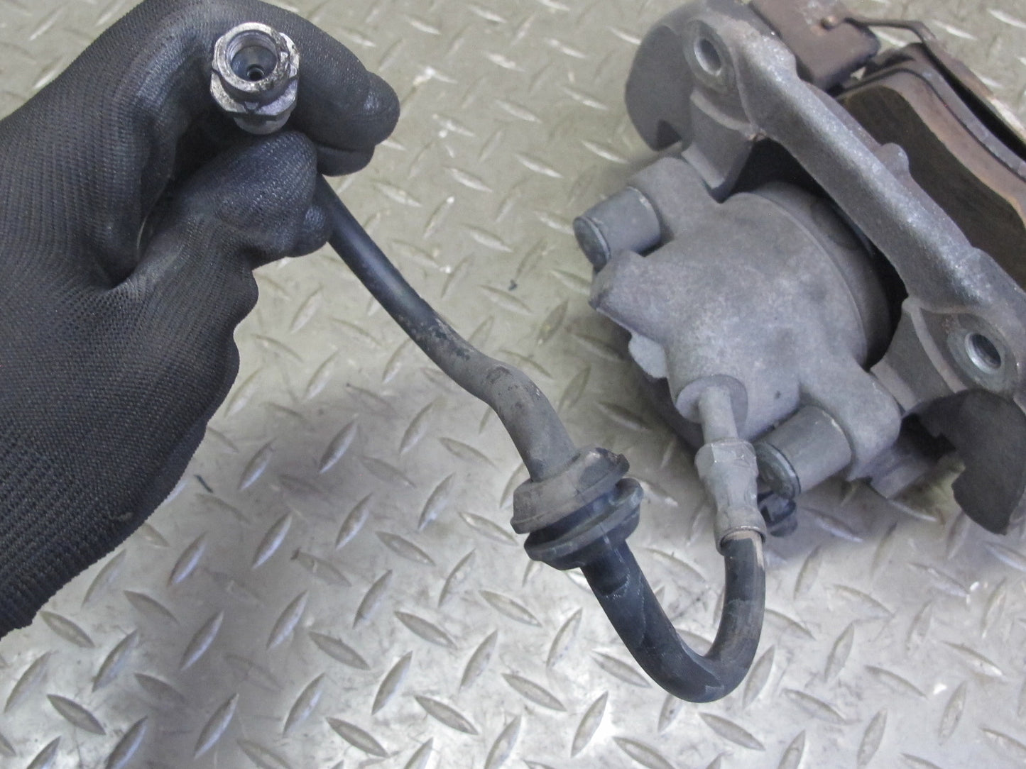 06-08 BMW E85 Z4 N52 3.0si RWD Set of 2 Front Left & Right Brake Caliper 68K OEM