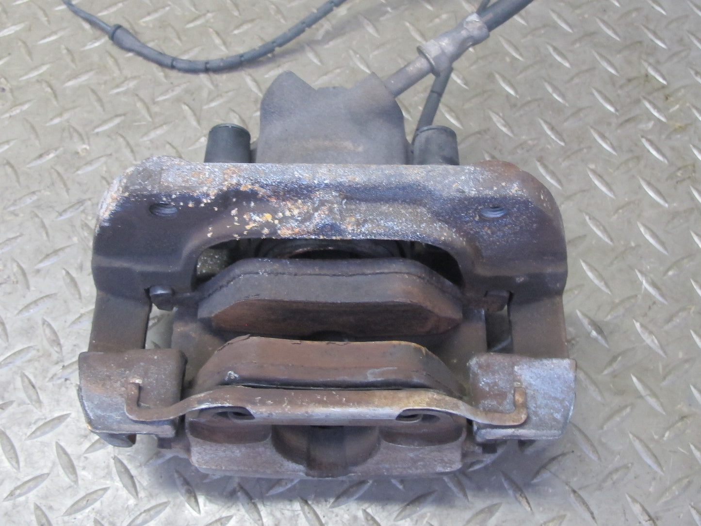 06-08 BMW E85 Z4 N52 3.0si RWD Set of 2 Front Left & Right Brake Caliper 68K OEM
