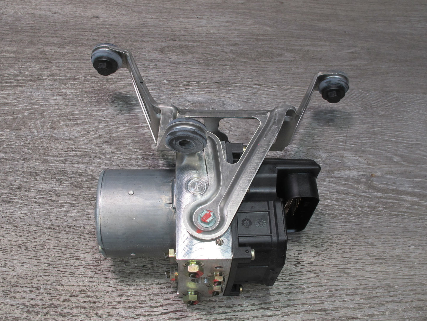 2002 Porsche Boxster 986 ABS Anti Lock Brake Pump Actuator Control Module