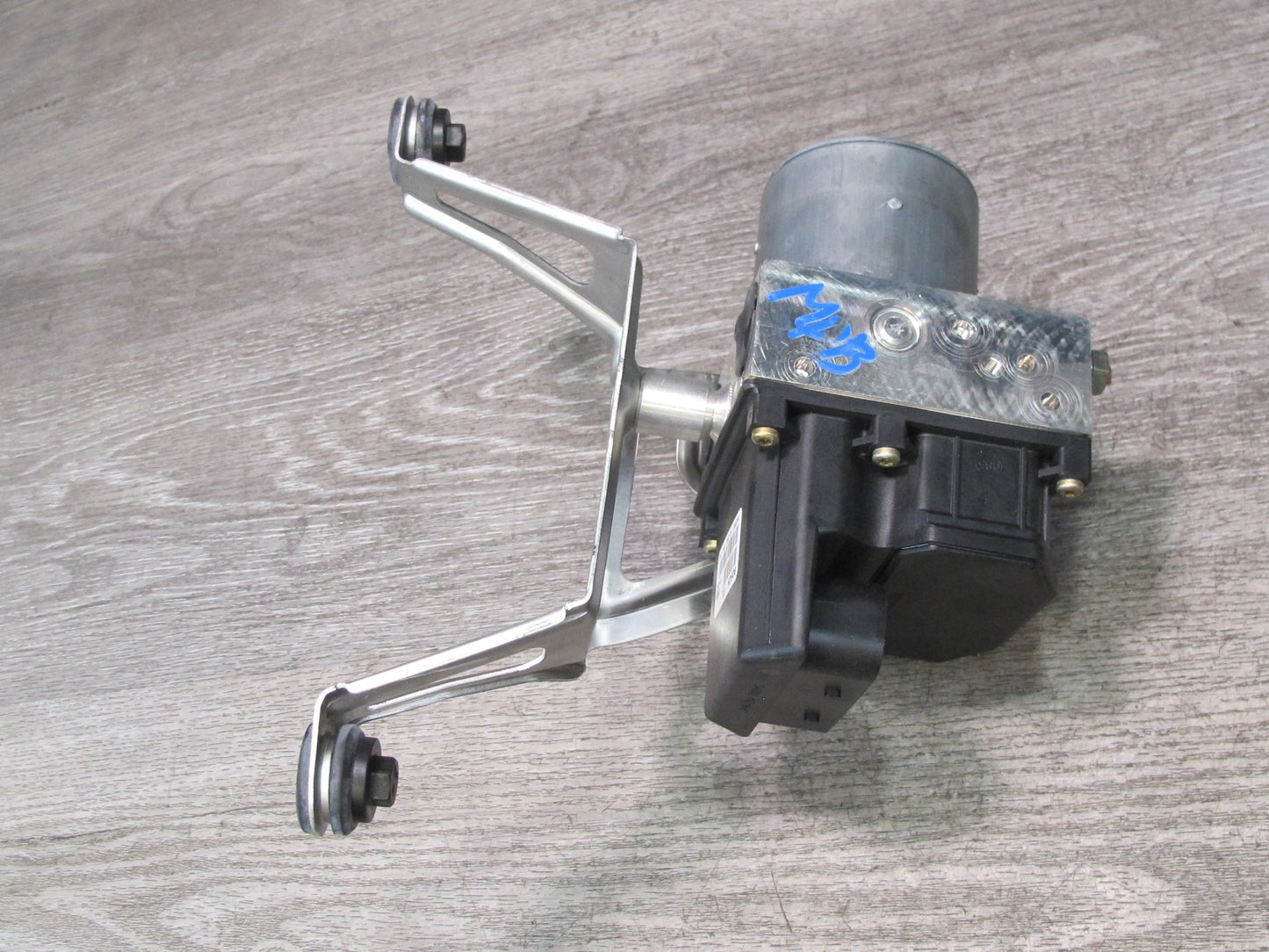 2002 Porsche Boxster 986 ABS Anti Lock Brake Pump Actuator Control Module