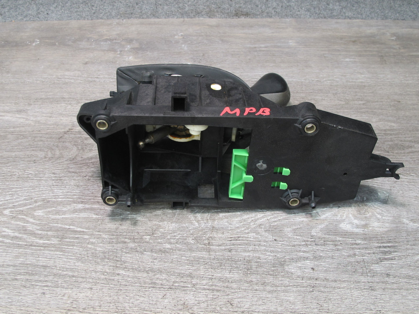 2000-2004 Porsche Boxster 986 5-SPEED Manual Transmission Gear Shifter W/ Knob