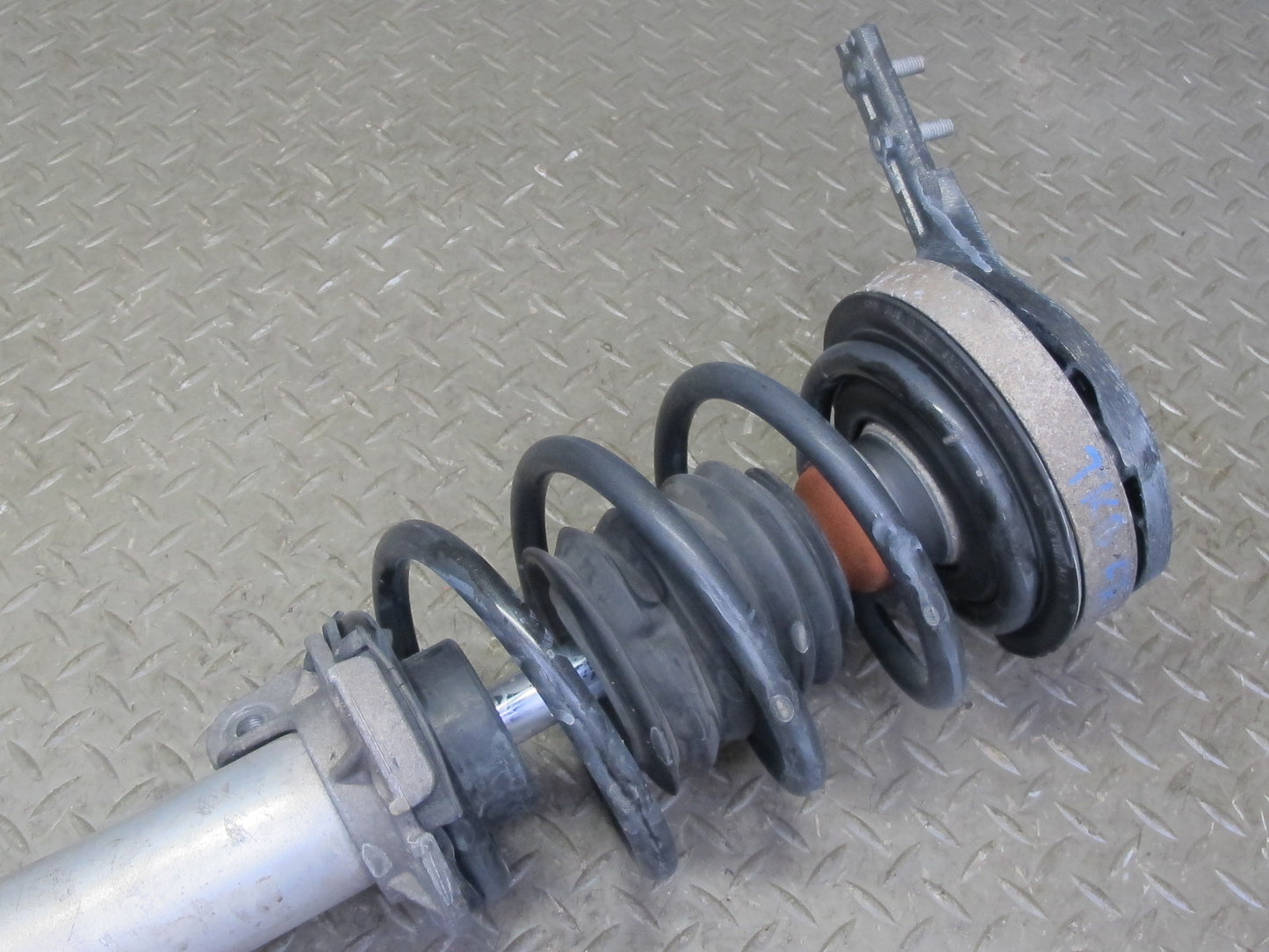 2008-2013 BMW E90 E92 M3 Front Left & Right EDC Strut Shock Absorber Set of 2