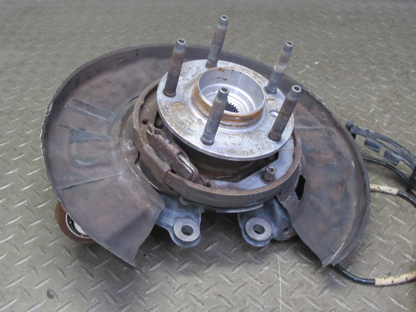 2008-2011 BMW E92 E93 E90 M3 Rear Right Spindle Knuckle Wheel Hub Bearing