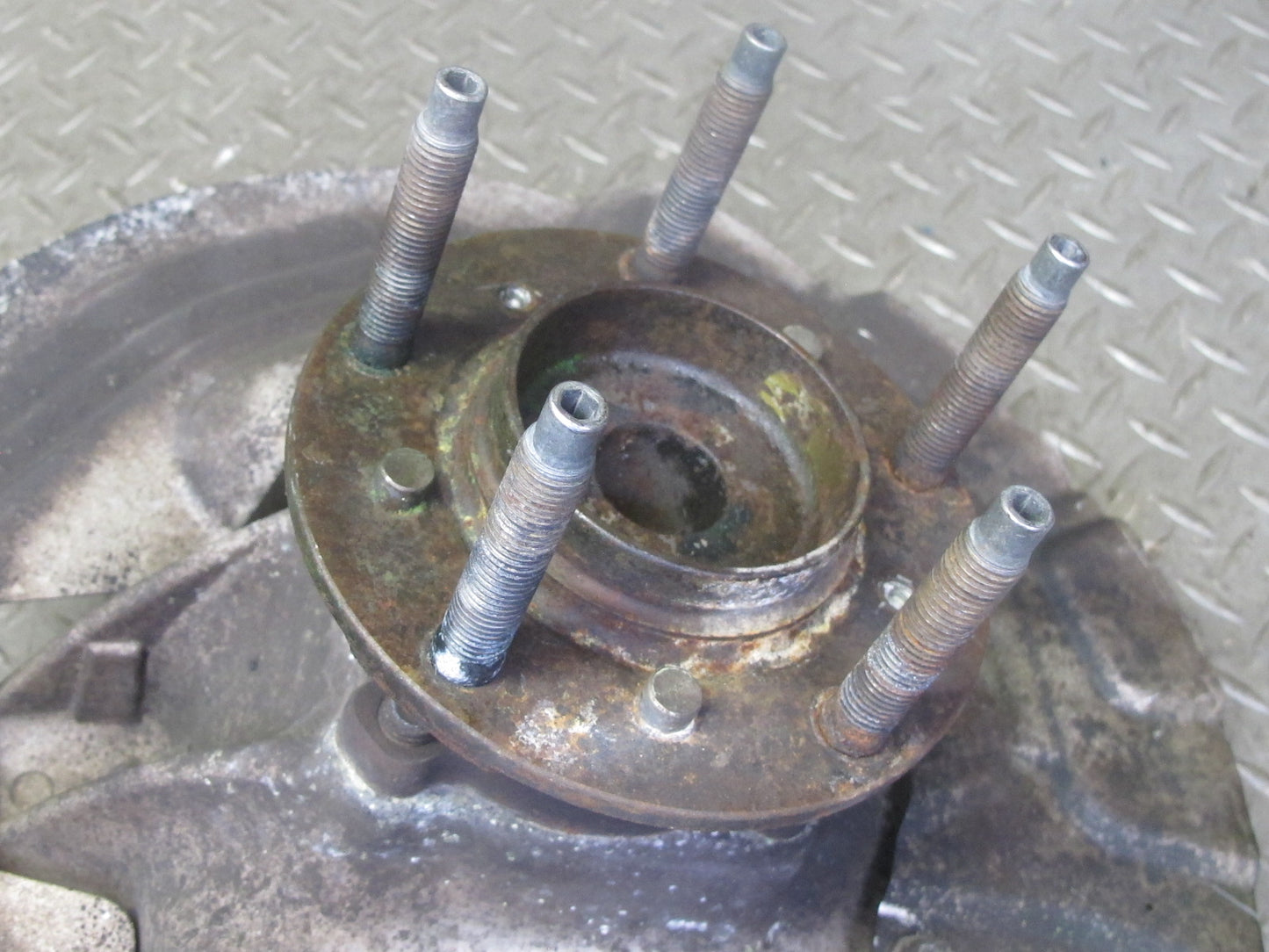 2008-2013 BMW E90 E92 M3 Front Right Spindle Knuckle Wheel Hub Bearing