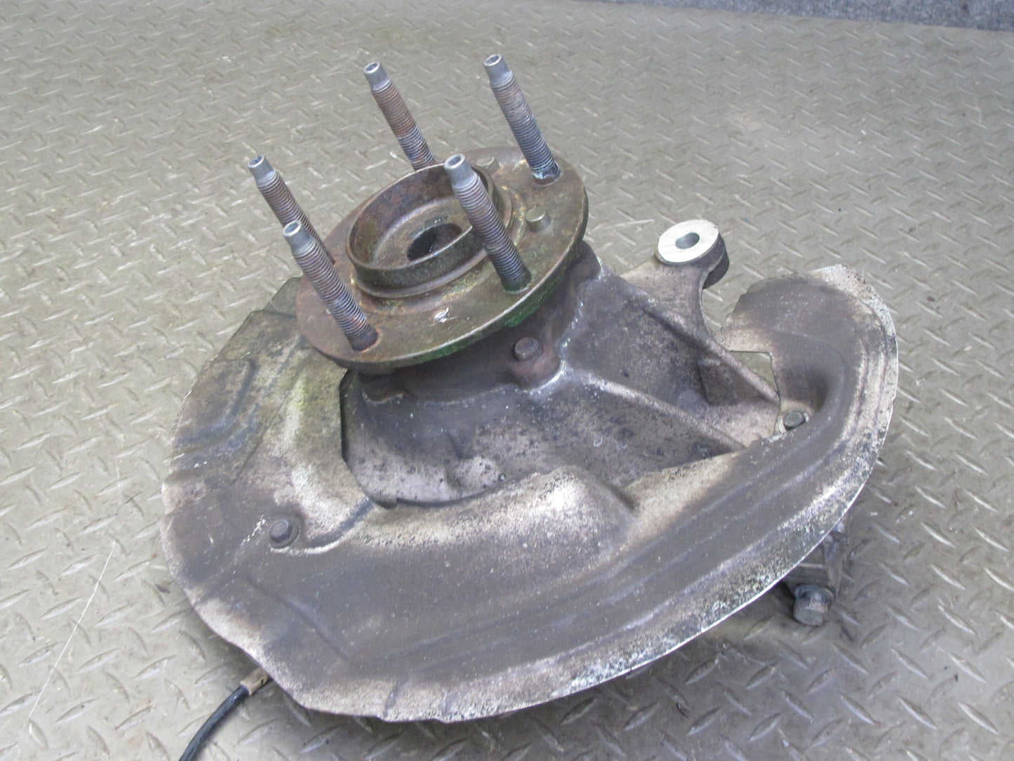 2008-2013 BMW E90 E92 M3 Front Right Spindle Knuckle Wheel Hub Bearing