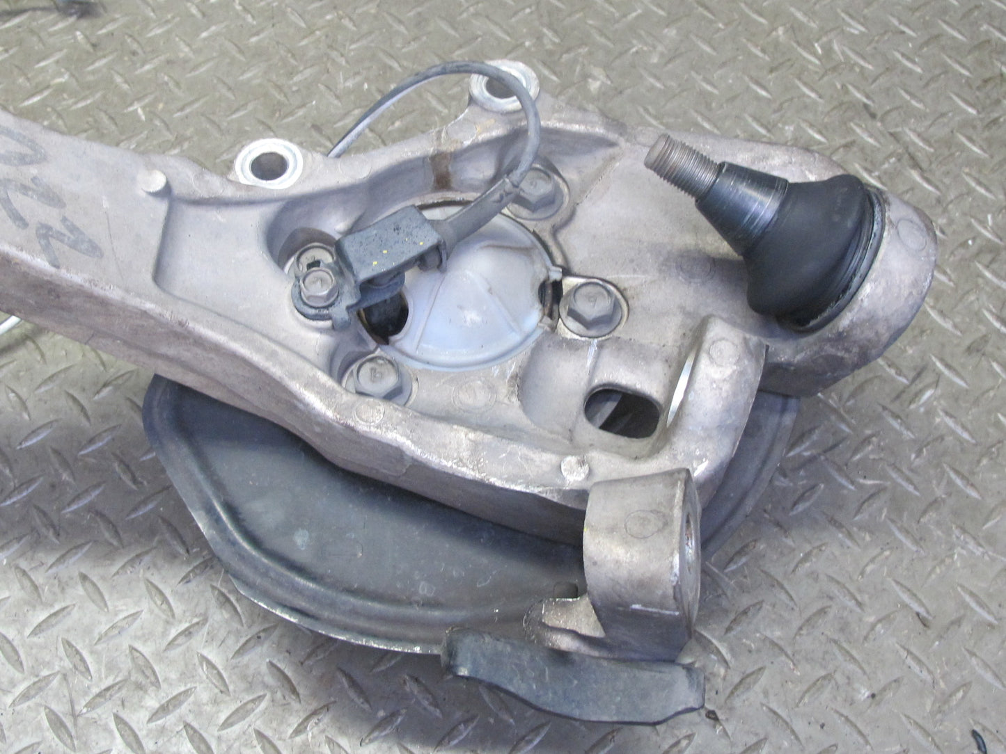 05-09 Nissan 350Z Z33 Front Left Spindle Knuckle Wheel Hub Bearing OEM