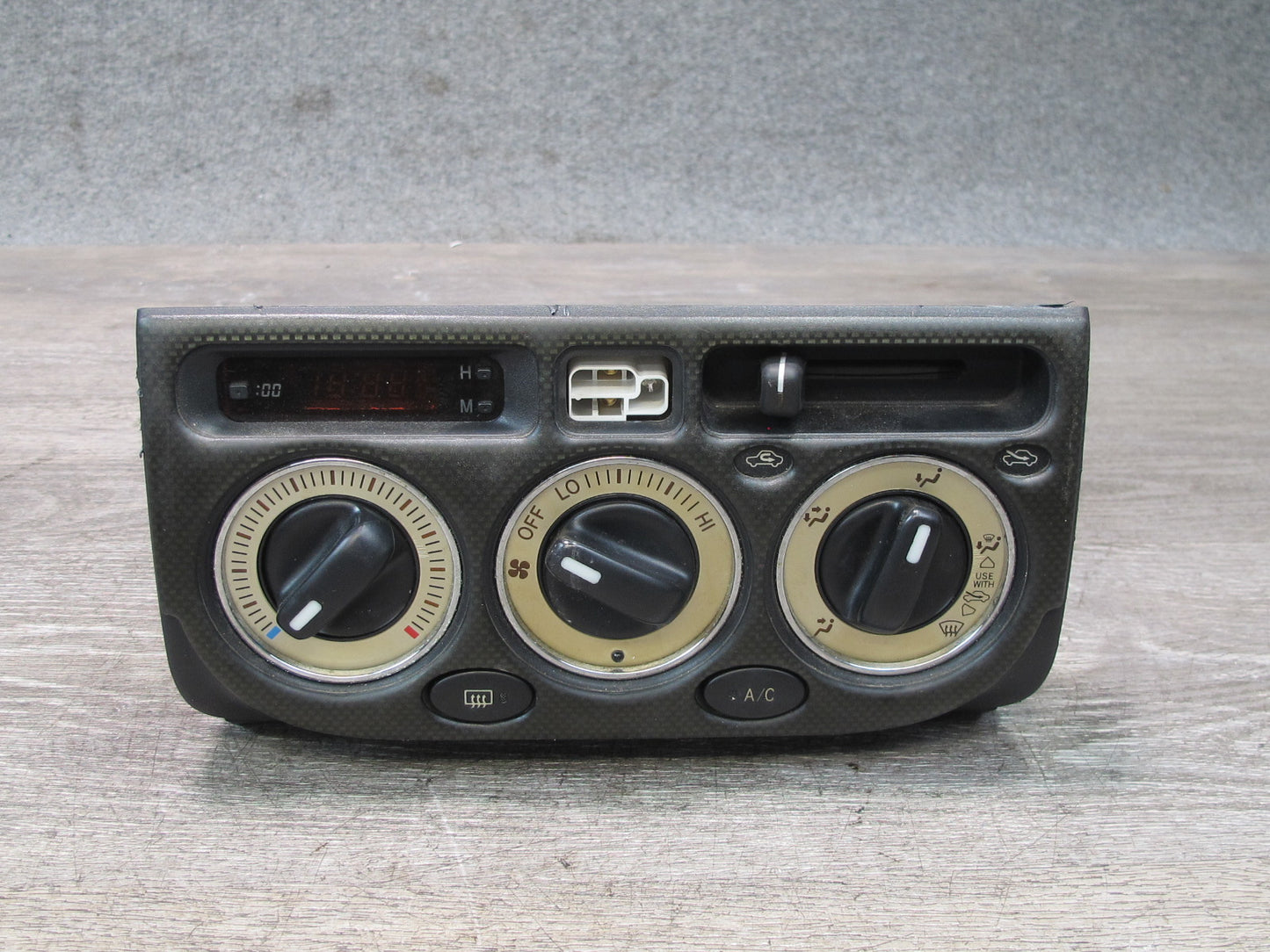 00-05 Toyota MR2 Spyder ZZW30L A/C Heater Climate Control Switch Panel OEM