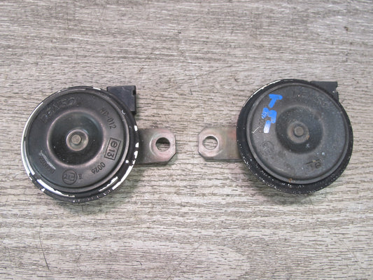 00-05 Toyota MR2 Spyder ZZW30L Set of 2 High Low Tone Note Pitch Horn Signal OEM