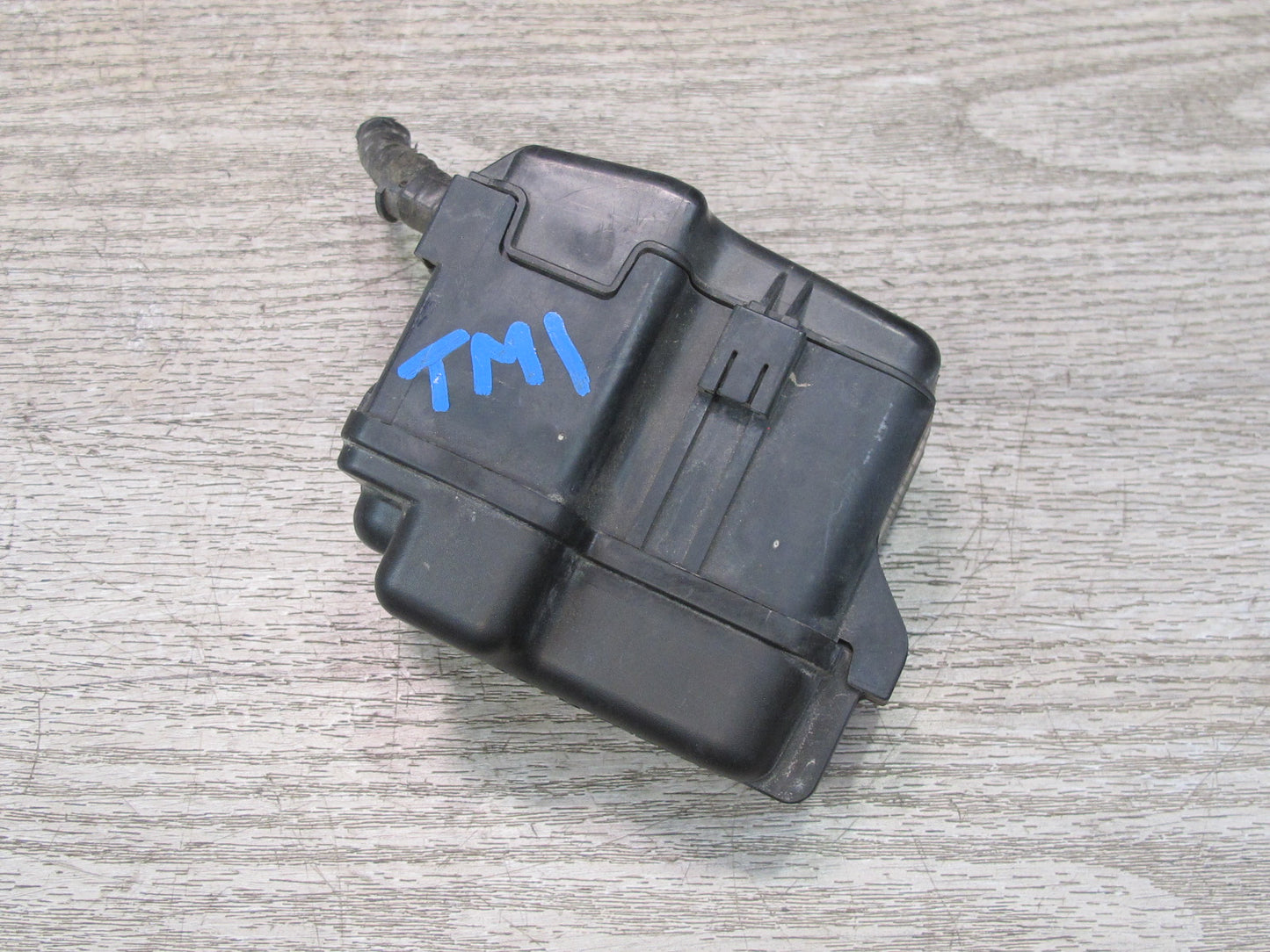 00-05 Toyota MR2 Spyder Front Right Luggage Compartment DRL Fuse Relay Box OEM