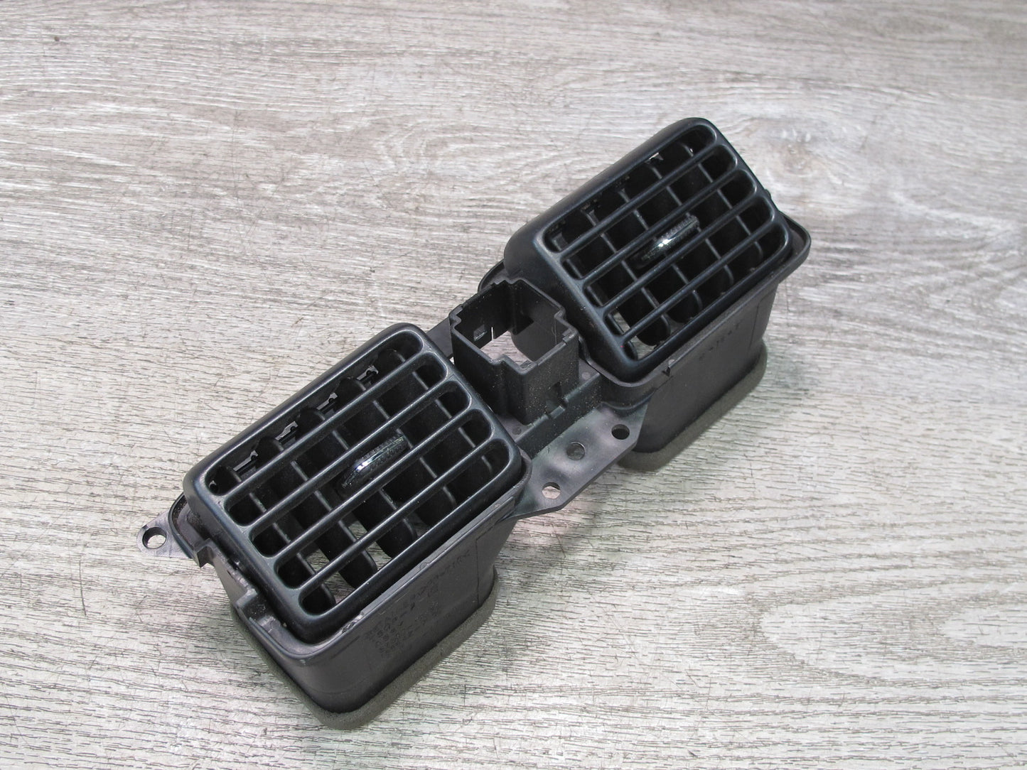 00-05 Toyota MR2 Spyder Dash Center A/C Air Vent Grille 55660-17050 OEM