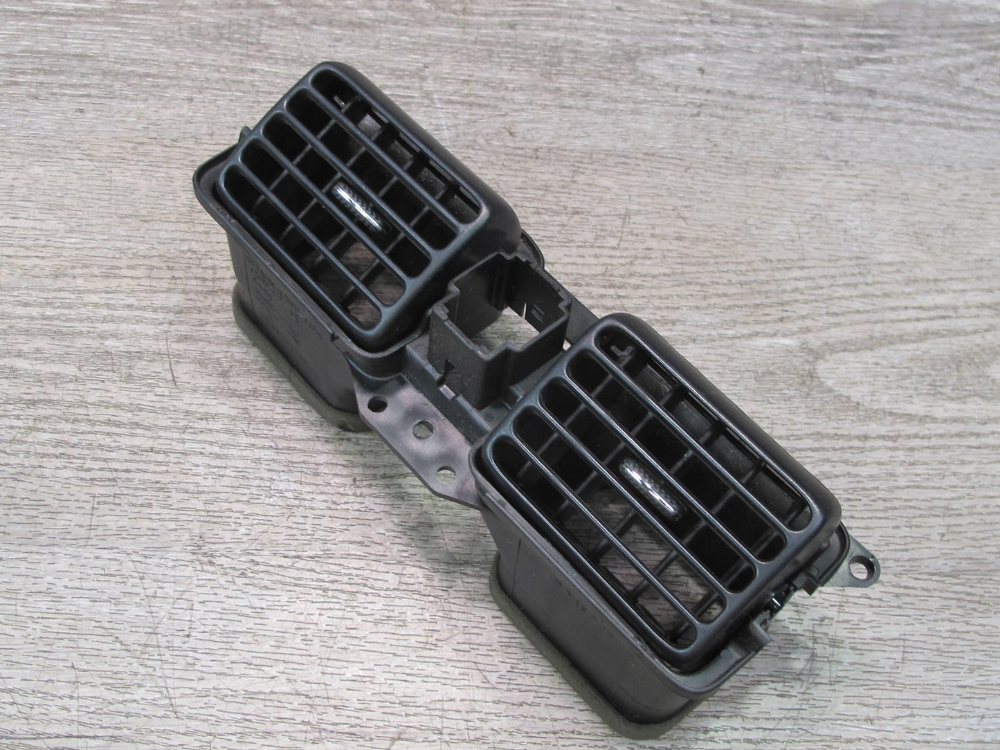 00-05 Toyota MR2 Spyder Dash Center A/C Air Vent Grille 55660-17050 OEM