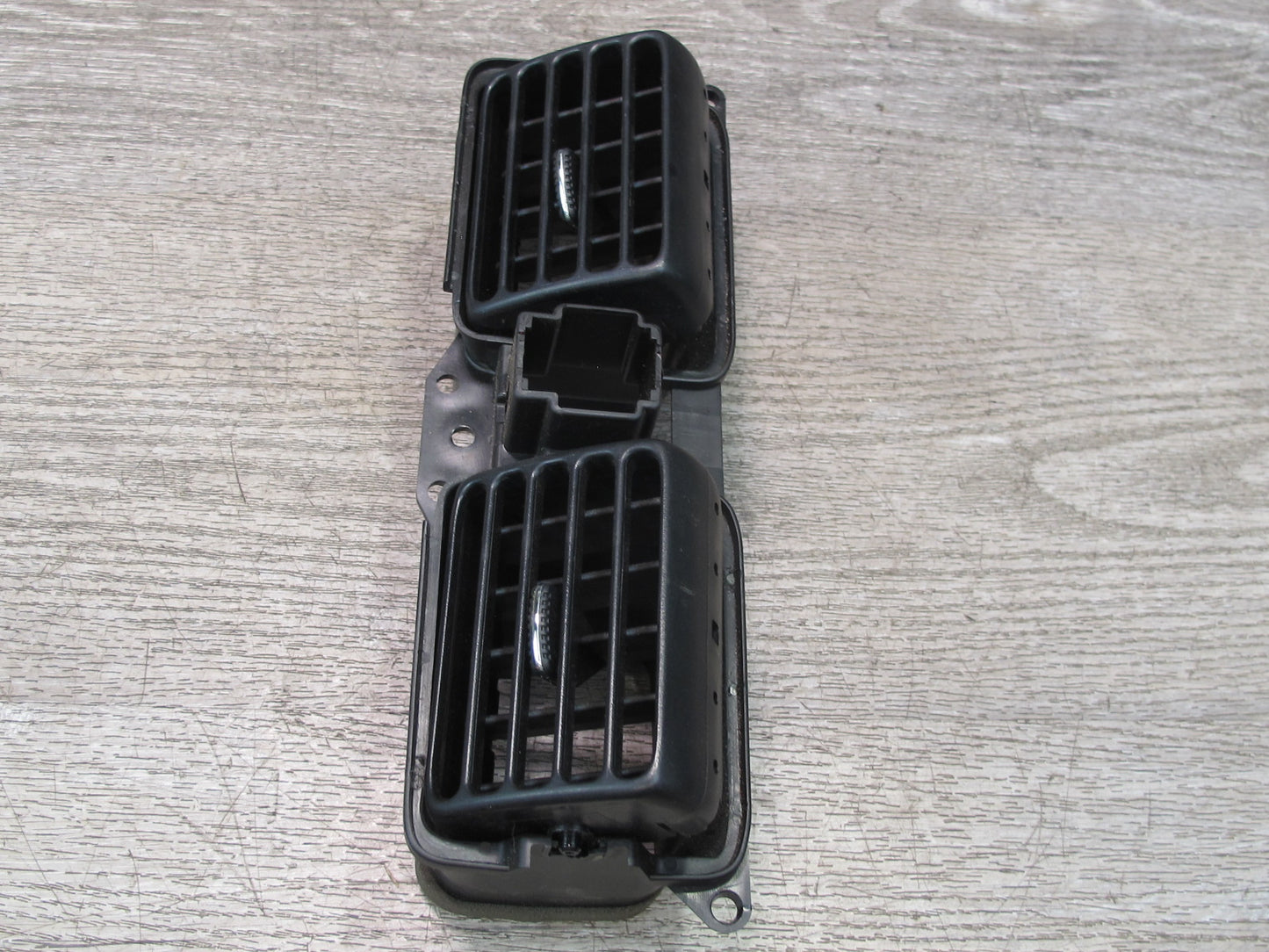 00-05 Toyota MR2 Spyder Dash Center A/C Air Vent Grille 55660-17050 OEM