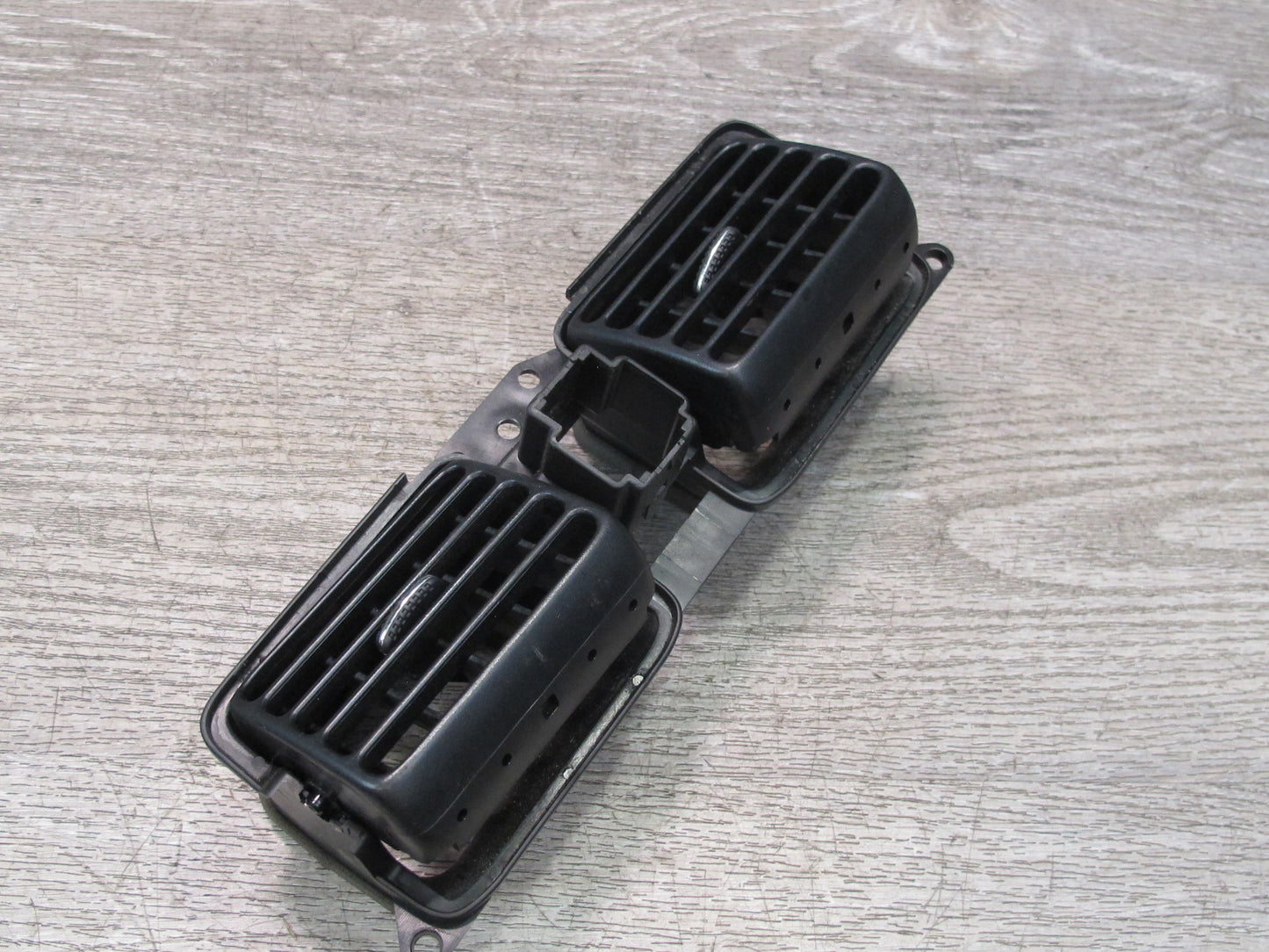 00-05 Toyota MR2 Spyder Dash Center A/C Air Vent Grille 55660-17050 OEM