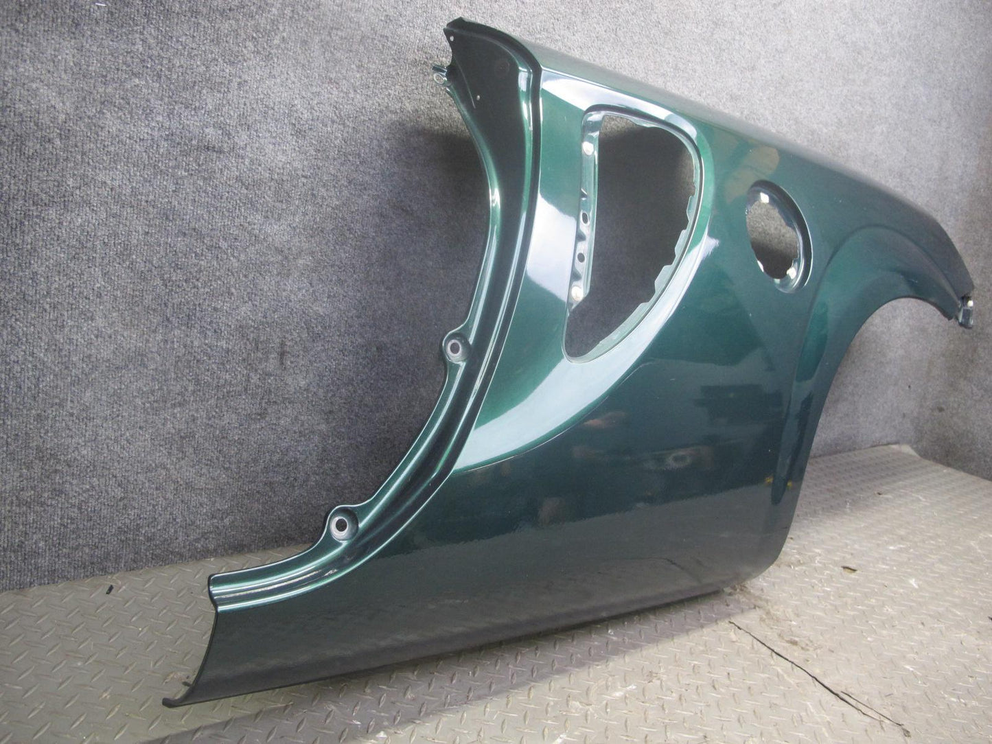 00-05 Toyota MR2 Spyder ZZW30L Rear Left Quarter Shell Cover Panel Green OEM