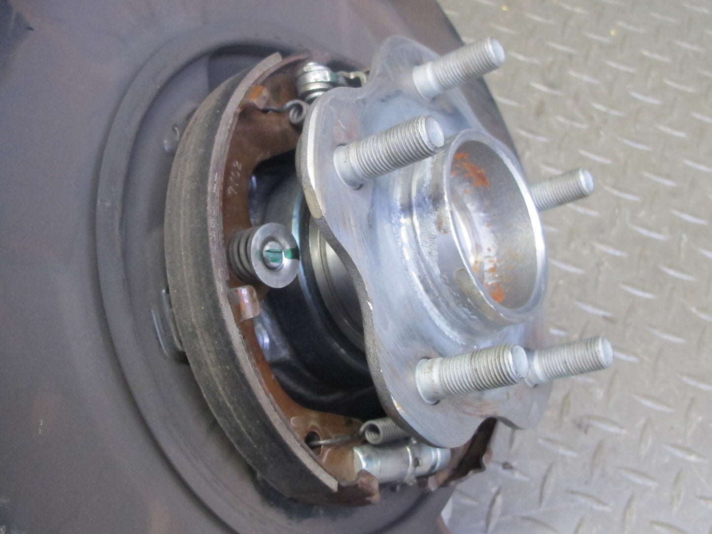 03-09 Nissan 350Z Z33 Rear Left Spindle Knuckle Wheel Hub Bearing 51K Miles OEM