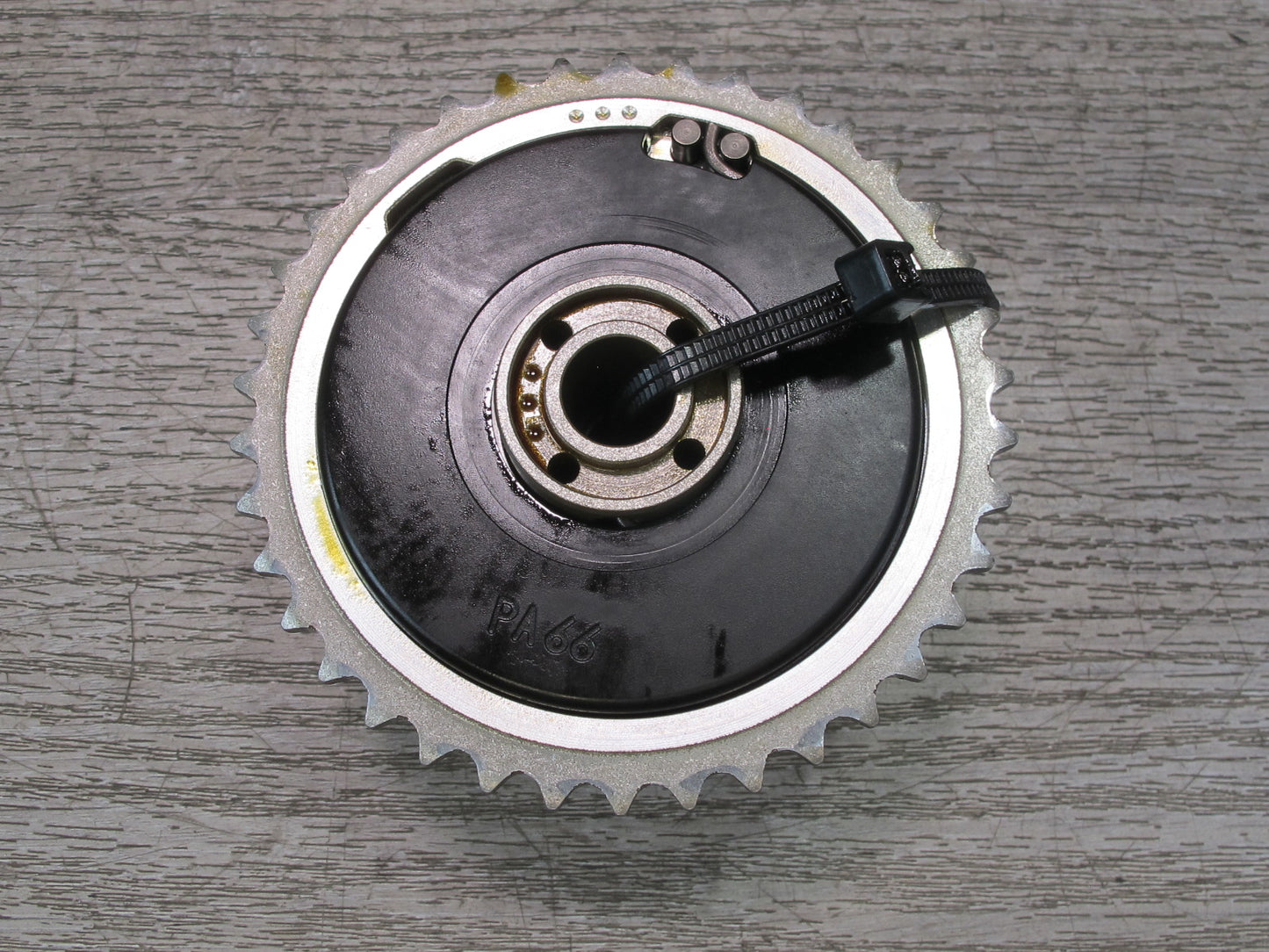 06-08 BMW E86 E85 N52 3.0 Set of 2 Intake Exhaust Camshaft Adjuster Sprocket OEM