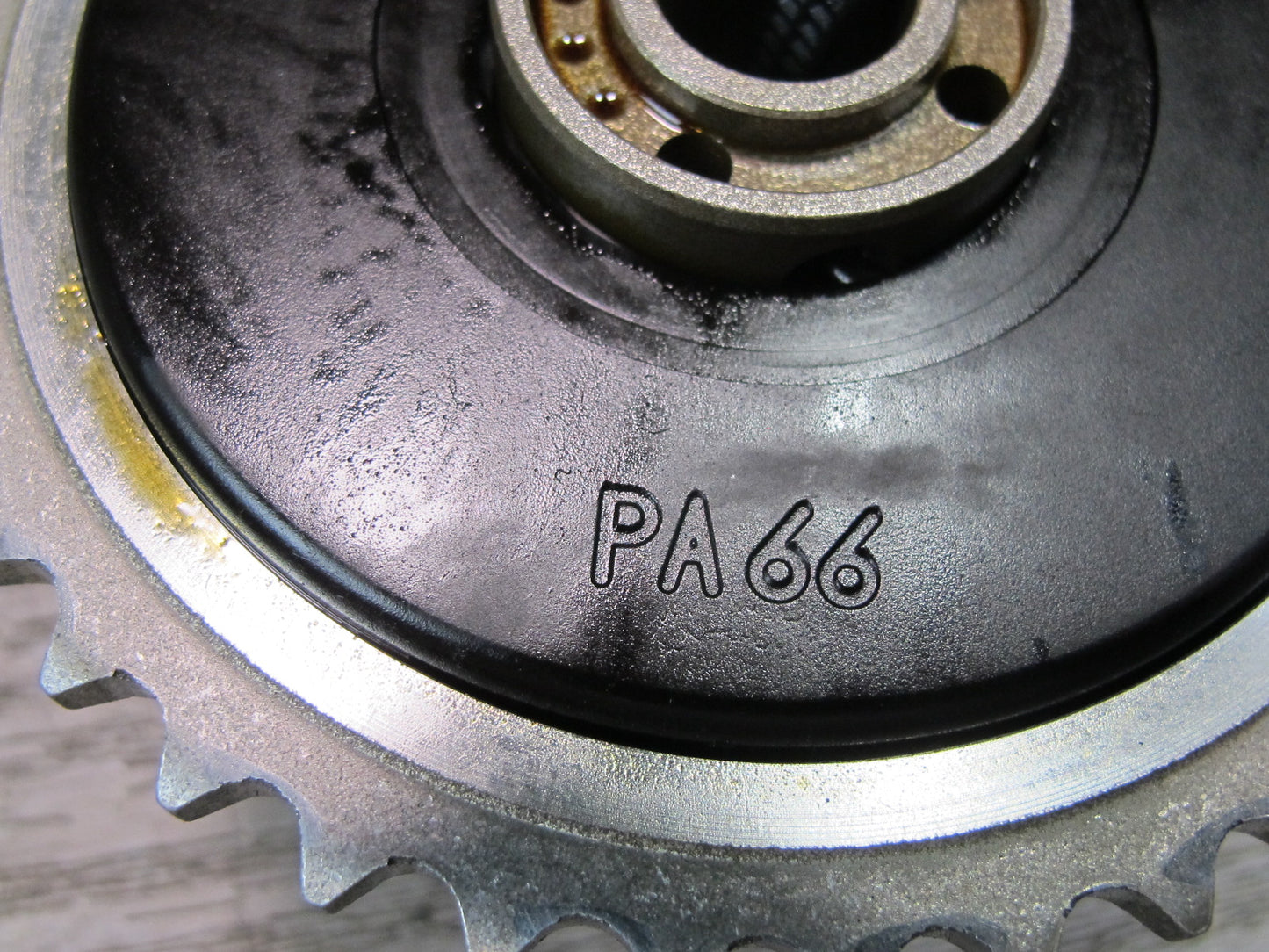 06-08 BMW E86 E85 N52 3.0 Set of 2 Intake Exhaust Camshaft Adjuster Sprocket OEM