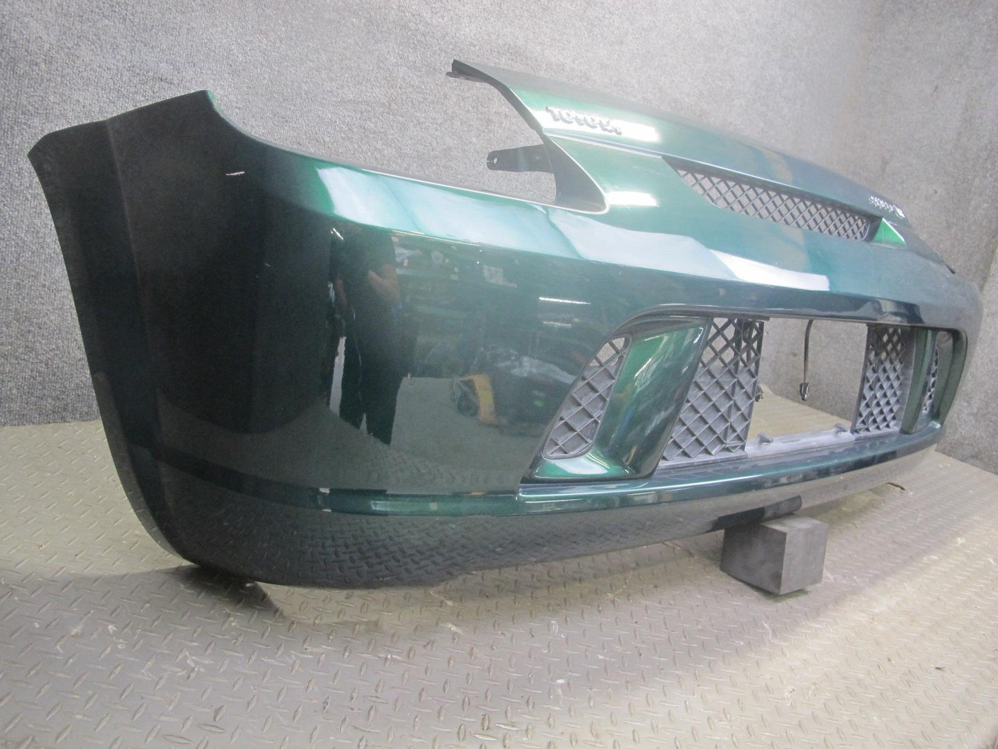 03-05 Toyota MR2 Spyder ZZW30L Rear Bumper Cover w Grilles OEM