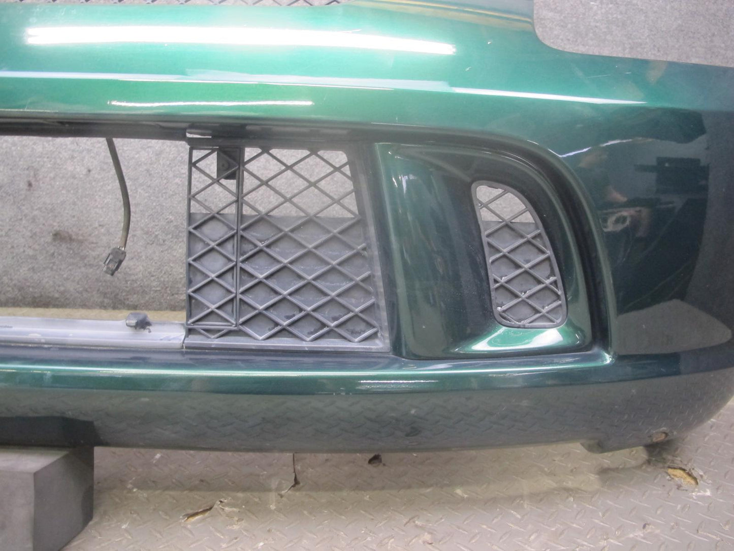 03-05 Toyota MR2 Spyder ZZW30L Rear Bumper Cover w Grilles OEM