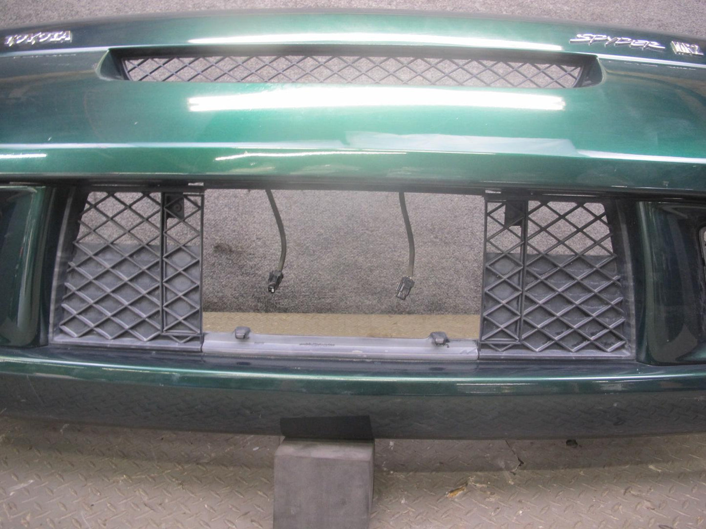 03-05 Toyota MR2 Spyder ZZW30L Rear Bumper Cover w Grilles OEM