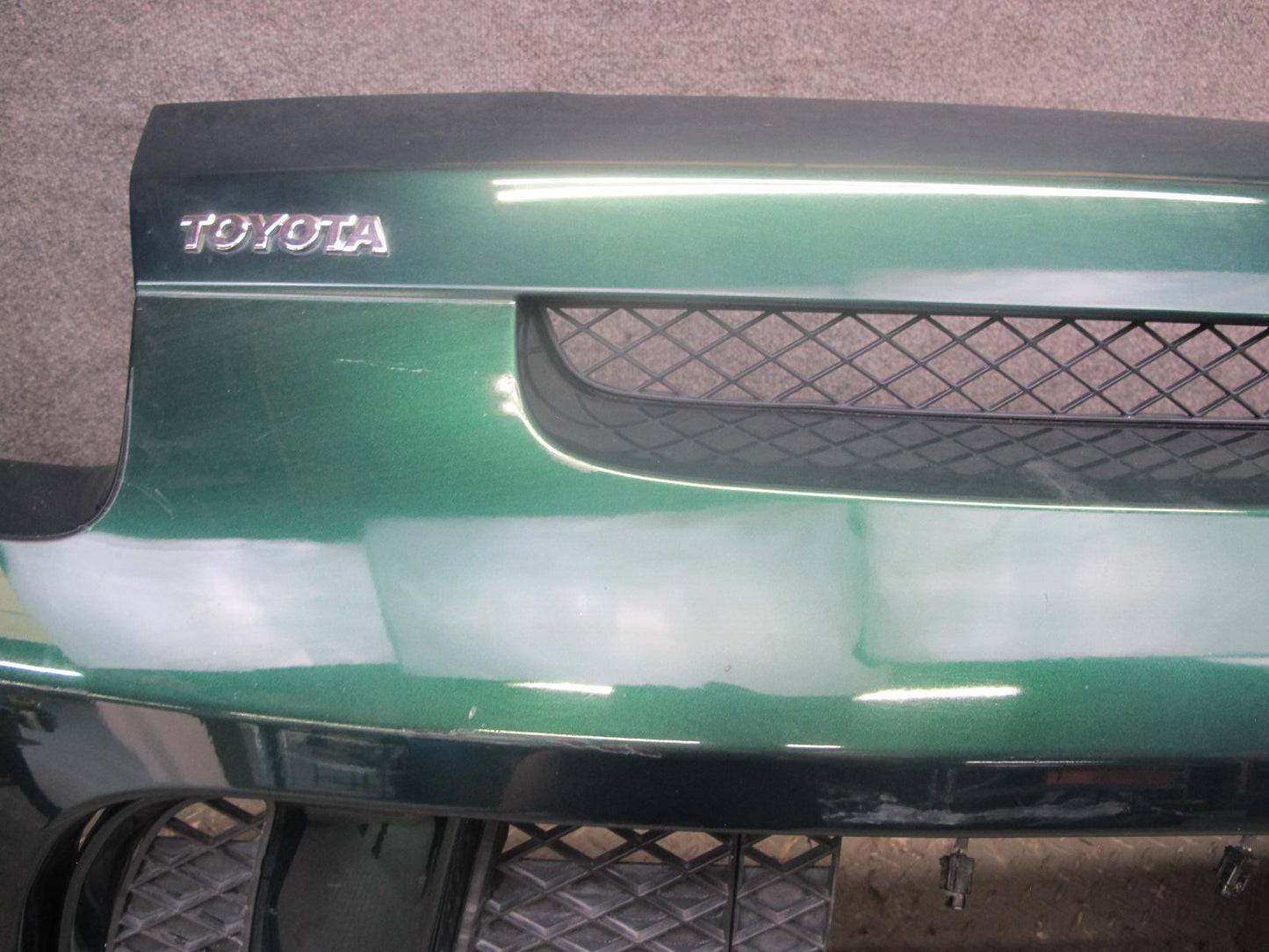 03-05 Toyota MR2 Spyder ZZW30L Rear Bumper Cover w Grilles OEM