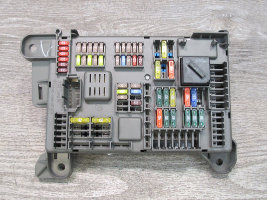 2008-2014 BMW E71 E72 X6 Rear Power Distribution Fuse Relay Box 6931687