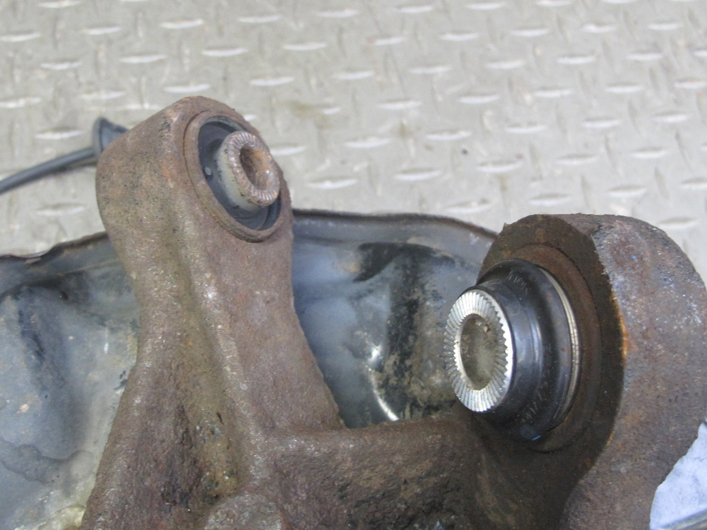 98-05 Lexus GS430 GS300 Rear Left Spindle Knuckle Wheel Hub Bearing 83K Mile OEM