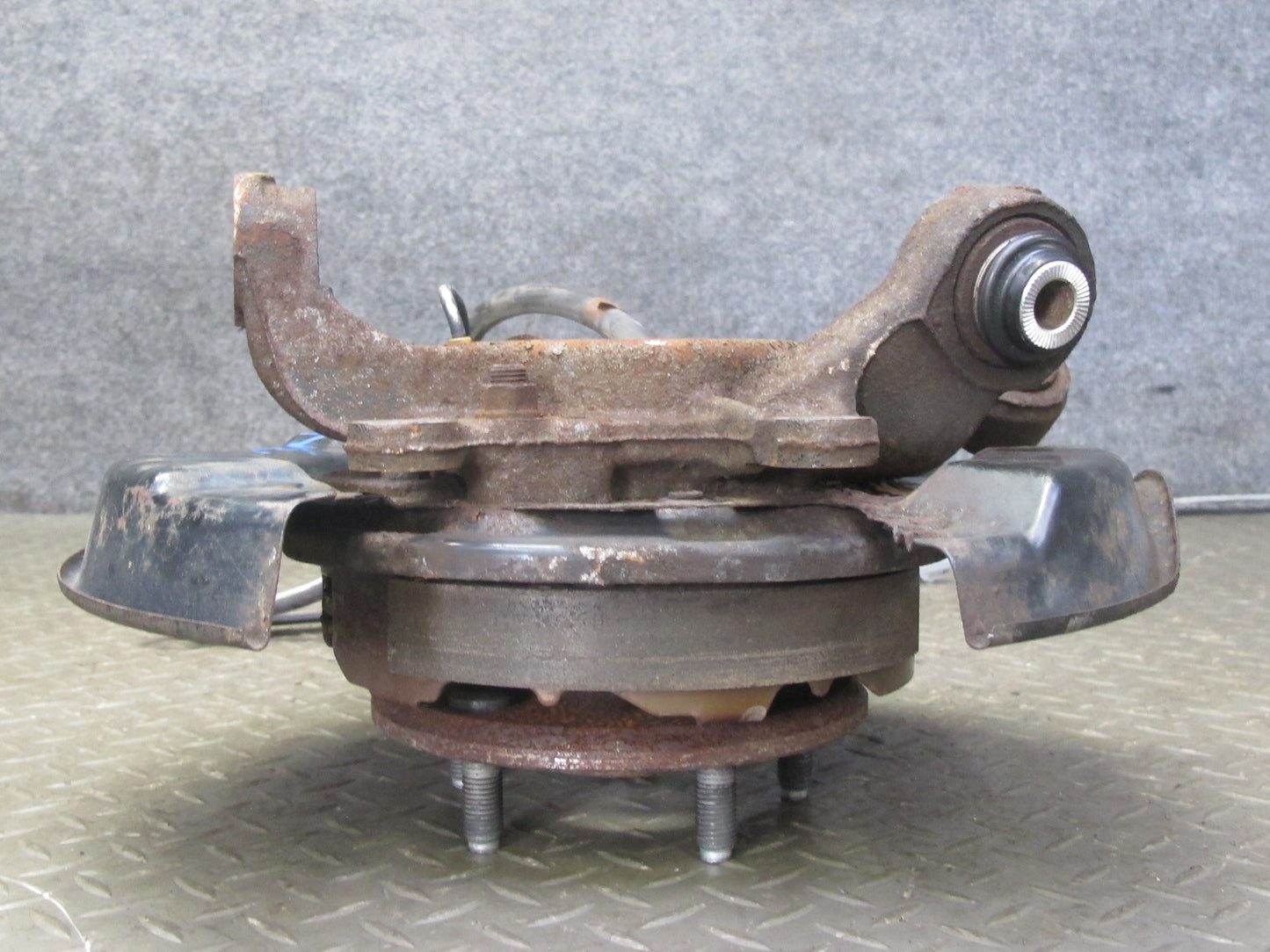 98-05 Lexus GS430 GS300 Rear Left Spindle Knuckle Wheel Hub Bearing 83K Mile OEM