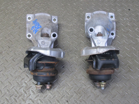98-05 Lexus JZS160L GS300 2JZGE Set of 2 Left & Right Engine Motor Mount OEM