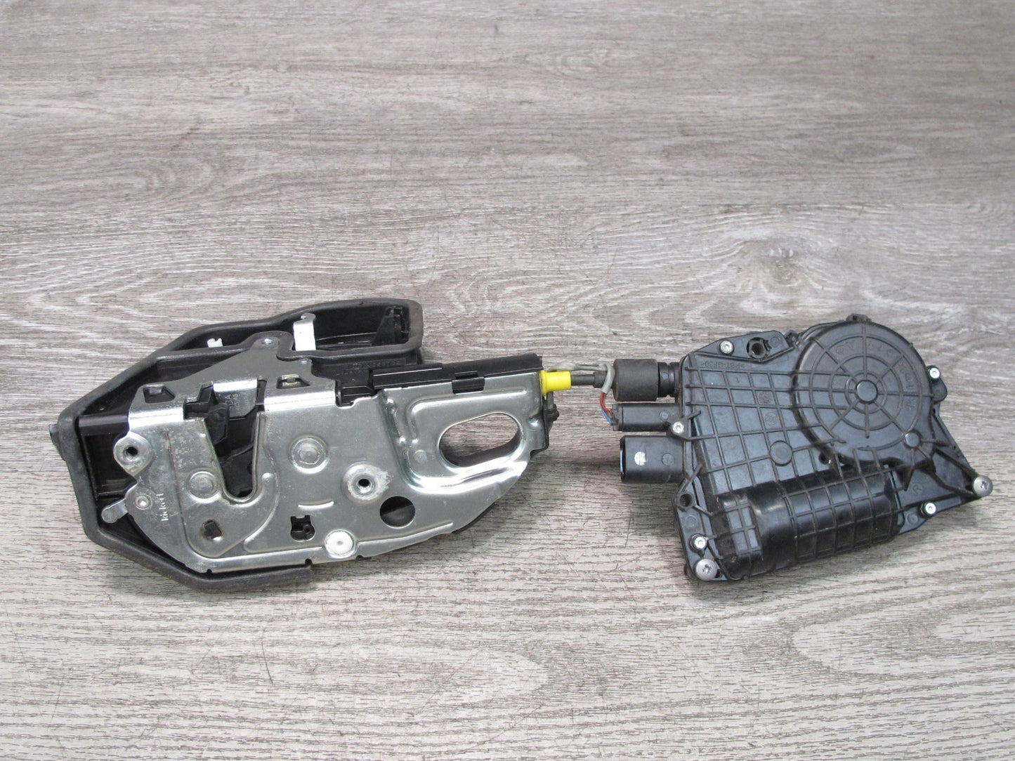 2008-2014 BMW E71 E72 X6 X6M Front Left Door Lock Latch Actuator w Soft Close