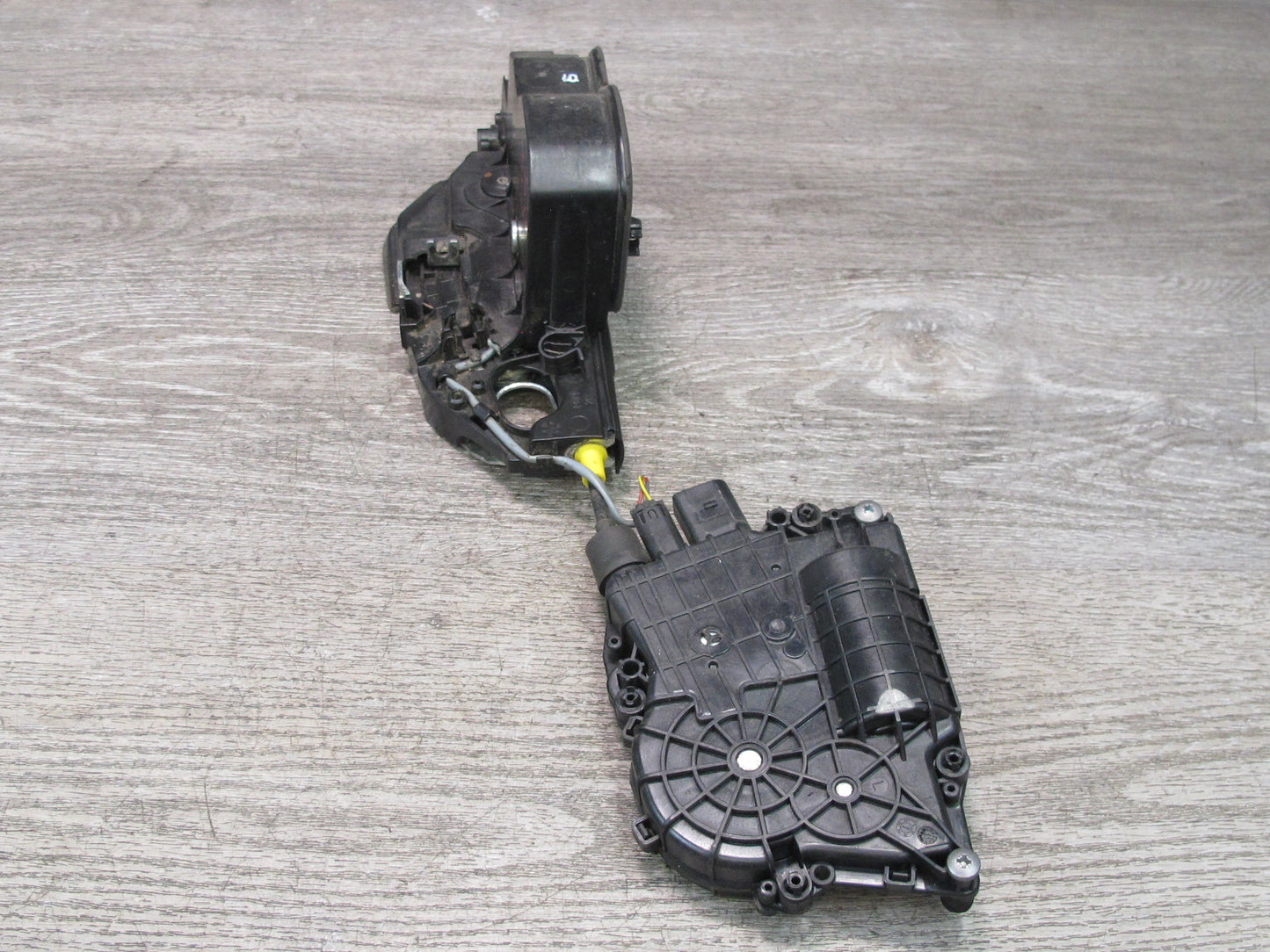 2008-2014 BMW E71 E72 X6 X6M Front Right Door Lock Latch Actuator w Soft Close