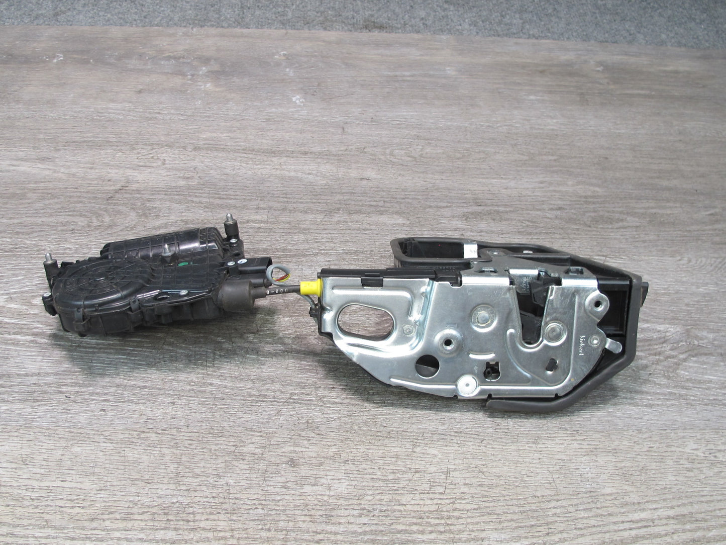 2008-2014 BMW E71 E72 X6 X6M Front Right Door Lock Latch Actuator w Soft Close