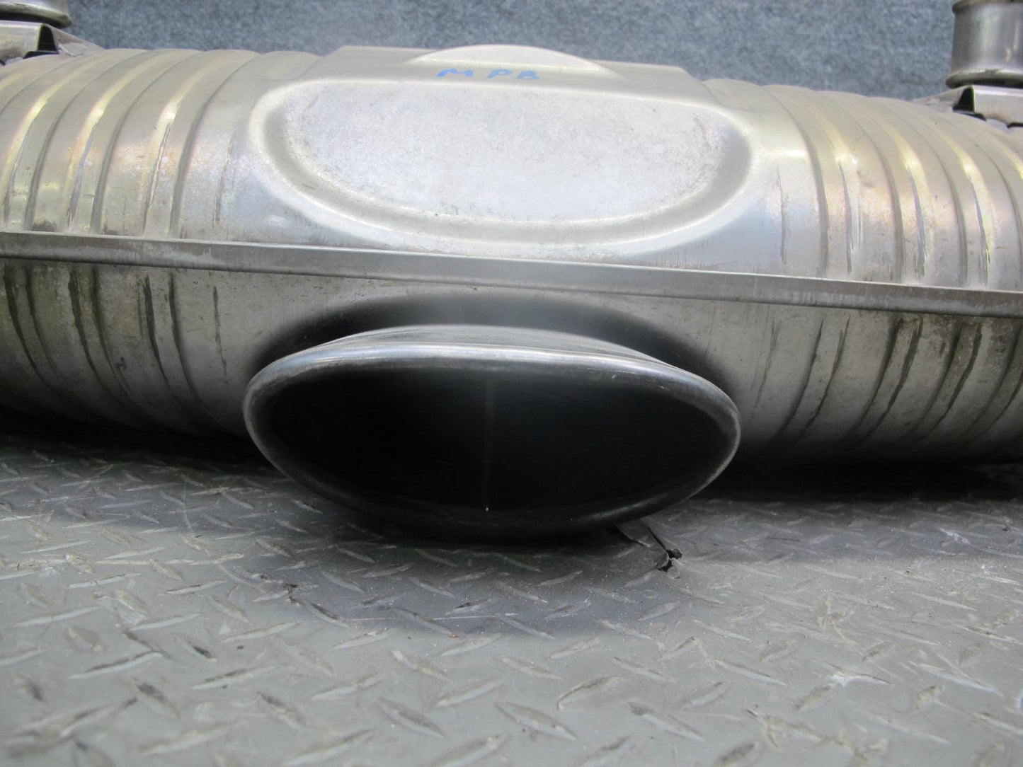 2000-2002 Porsche Boxster 986 2.7L MT Engine Rear Exhaust Muffler Assembly