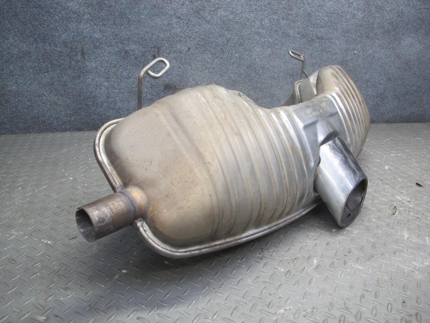 2000-2002 Porsche Boxster 986 2.7L MT Engine Rear Exhaust Muffler Assembly