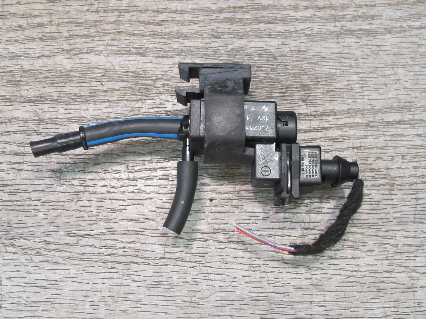 2008-2014 BMW E71 E72 X6 X6M Vacuum Valve Solenoid