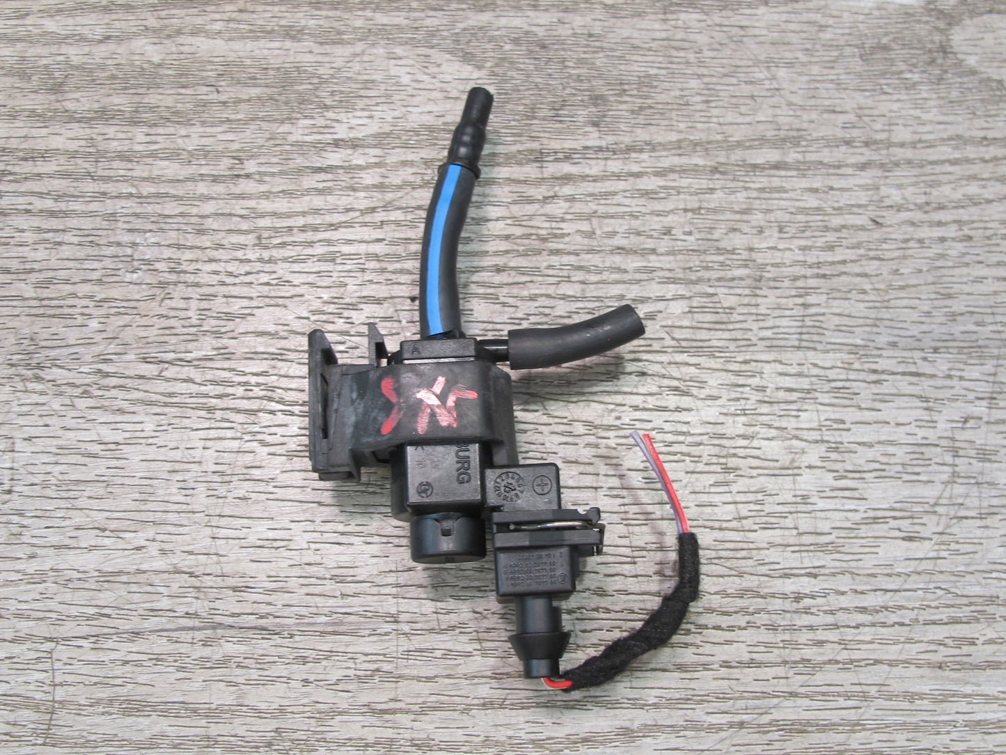 2008-2014 BMW E71 E72 X6 X6M Vacuum Valve Solenoid