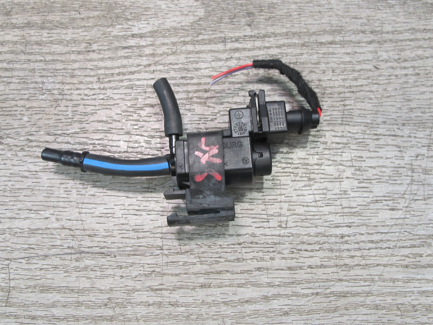 2008-2014 BMW E71 E72 X6 X6M Vacuum Valve Solenoid