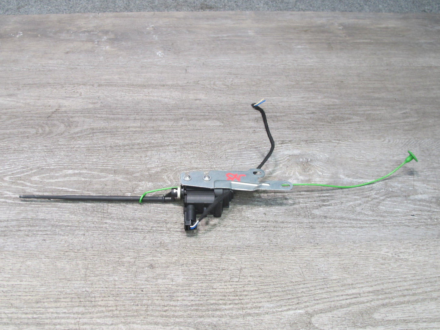 2008-2014 BMW E71 E72 X6 Fuel Filler Flap Door Lid Actuator Motor 7190533