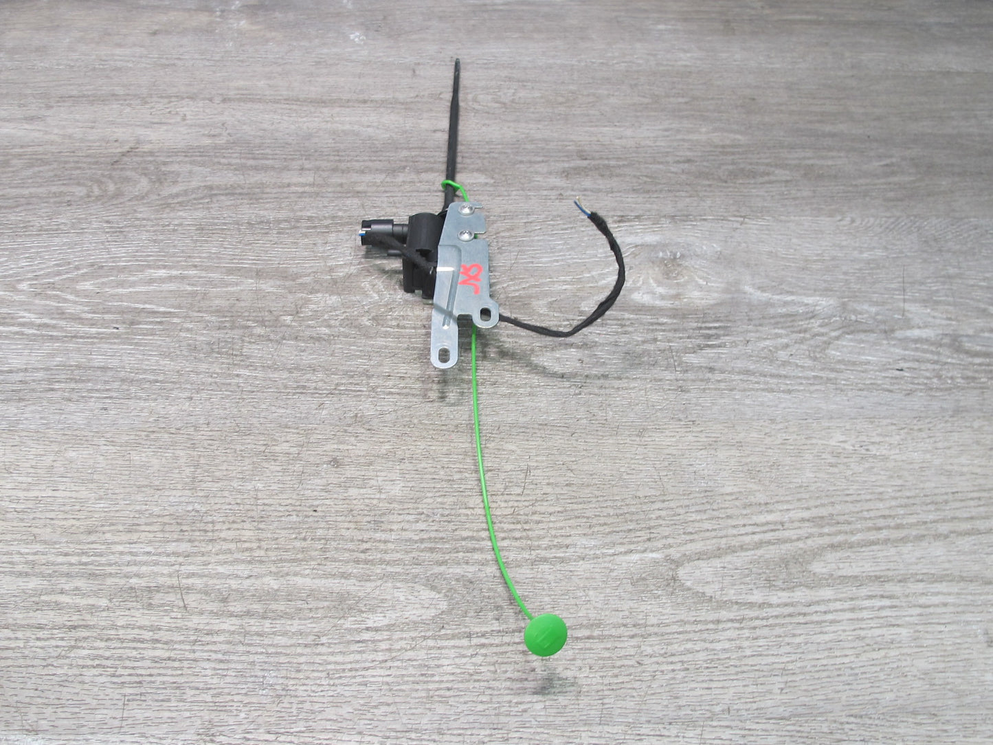 2008-2014 BMW E71 E72 X6 Fuel Filler Flap Door Lid Actuator Motor 7190533