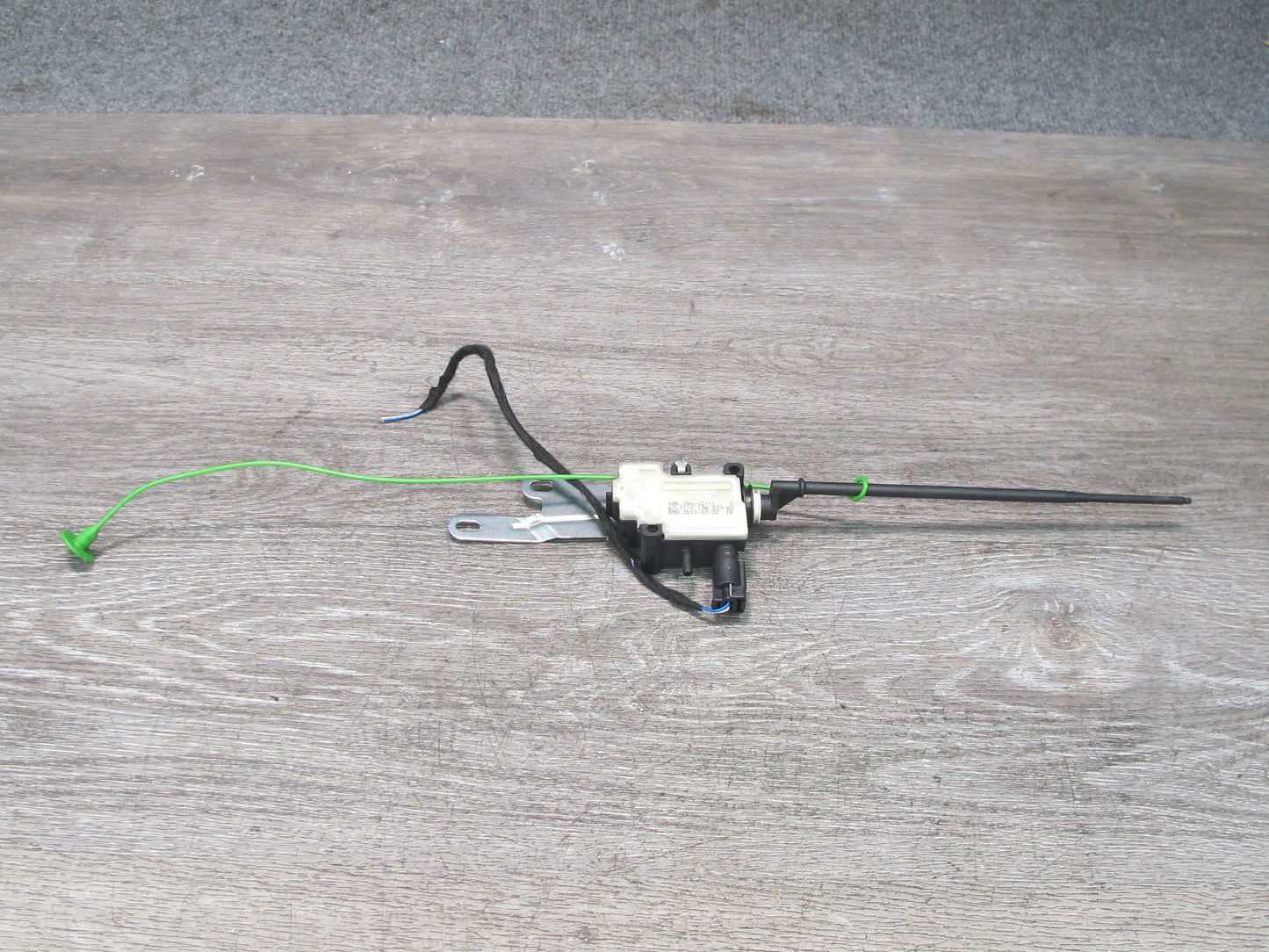 2008-2014 BMW E71 E72 X6 Fuel Filler Flap Door Lid Actuator Motor 7190533