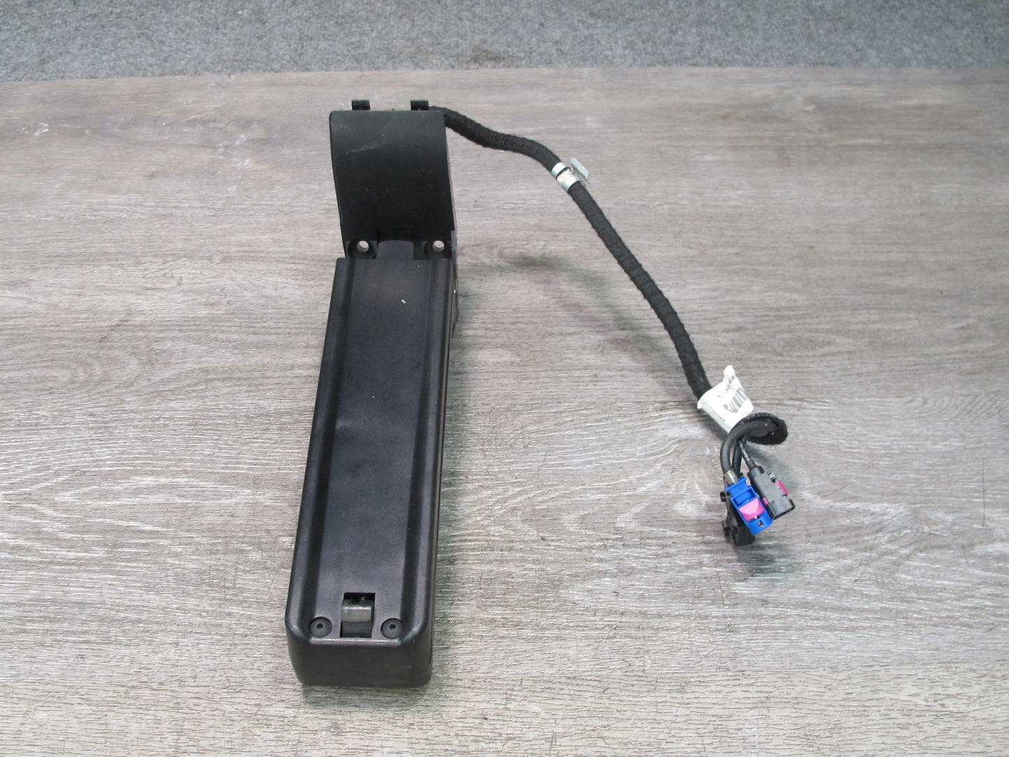 2008-2014 BMW E71 E72 X6 X6M Phone Telephone Charging Dock