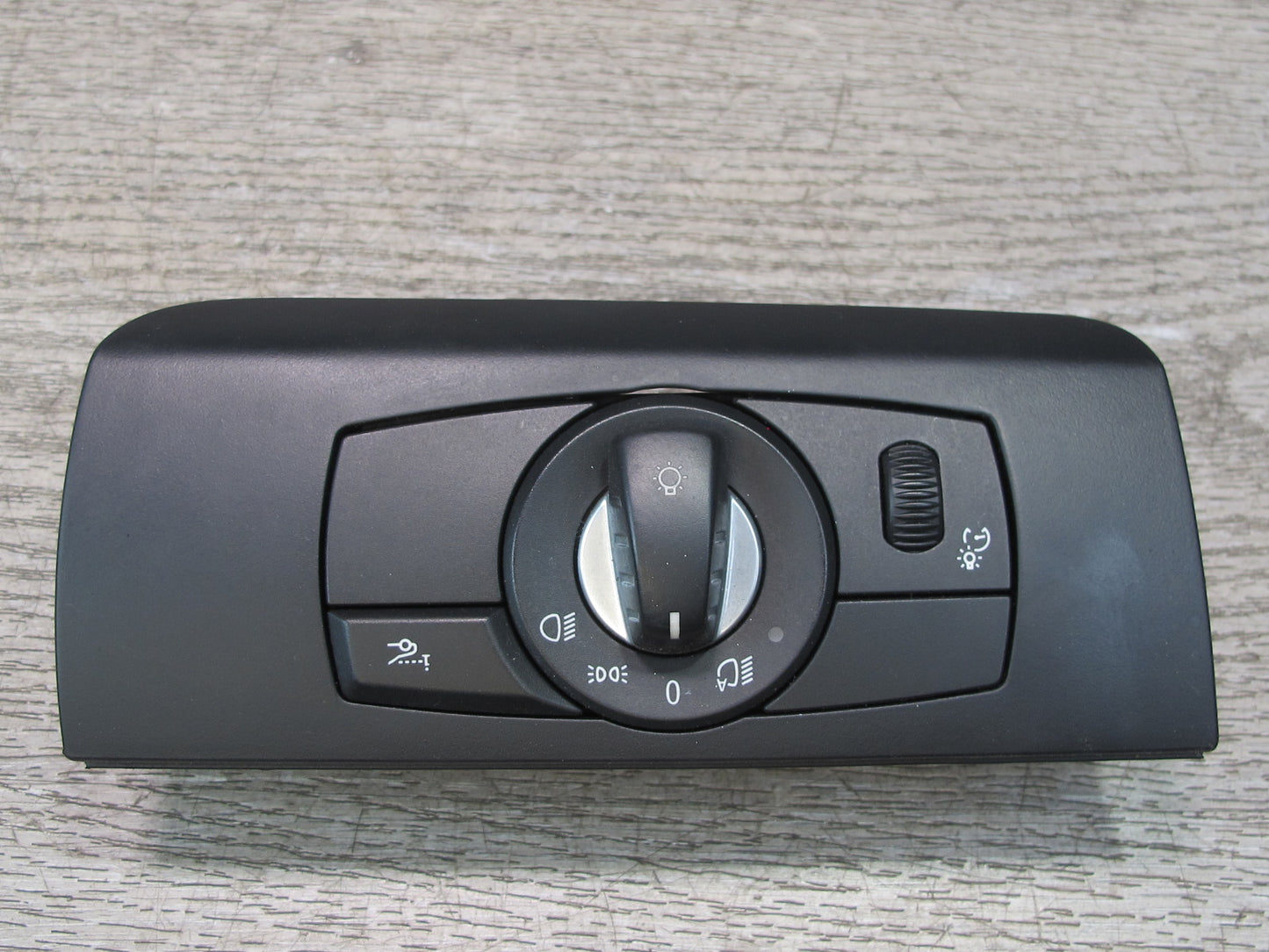 2010-2014 BMW E71 X6M Headlight Lamp Dimmer Switch w Trim 9135579