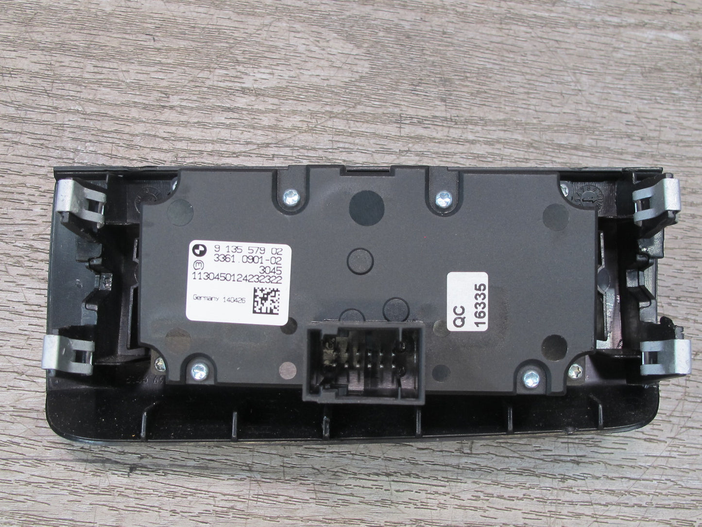 2010-2014 BMW E71 X6M Headlight Lamp Dimmer Switch w Trim 9135579