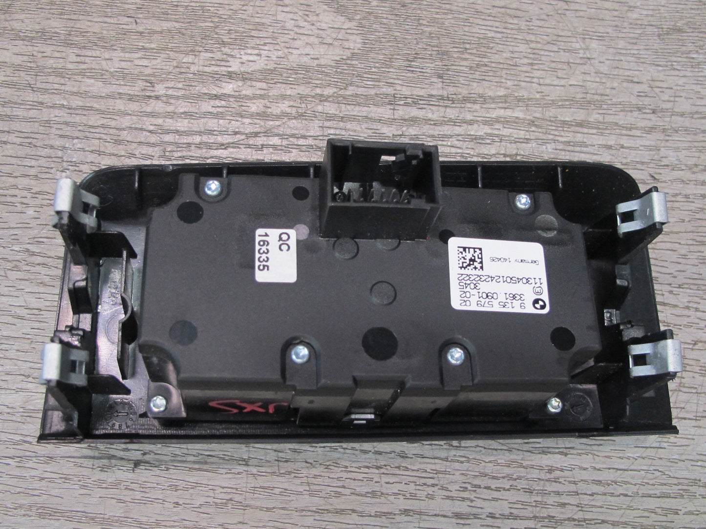 2010-2014 BMW E71 X6M Headlight Lamp Dimmer Switch w Trim 9135579