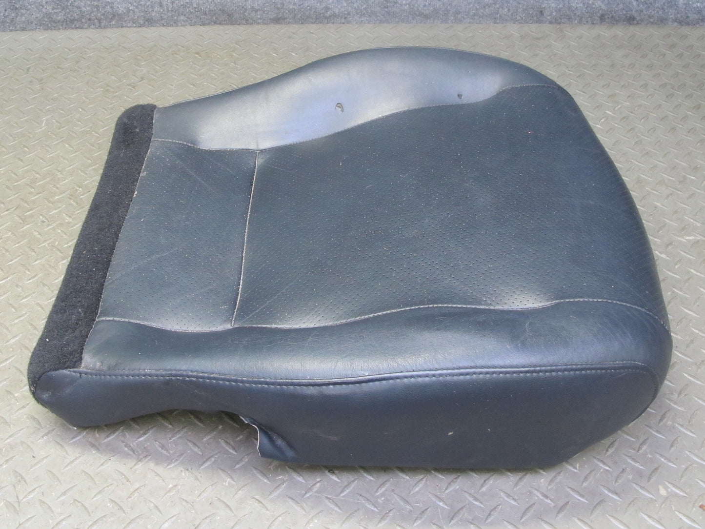 03-05 Toyota MR2 Spyder ZZW30L Front Right Leather Seat Lower Cushion Black OEM