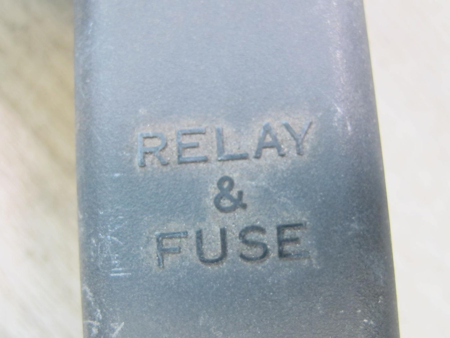 00-05 Toyota MR2 Spyder Interior Fuse Relay Box Module OEM